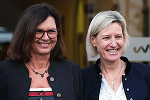 Ilse Aigner und Angelika Niebler danken allen Ehenamtlichen auf dem Bezirksempfang