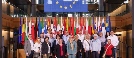 Offizielles Besuchergruppen Foto mit Angelika Niebler und Bürgermeister in Strassburg